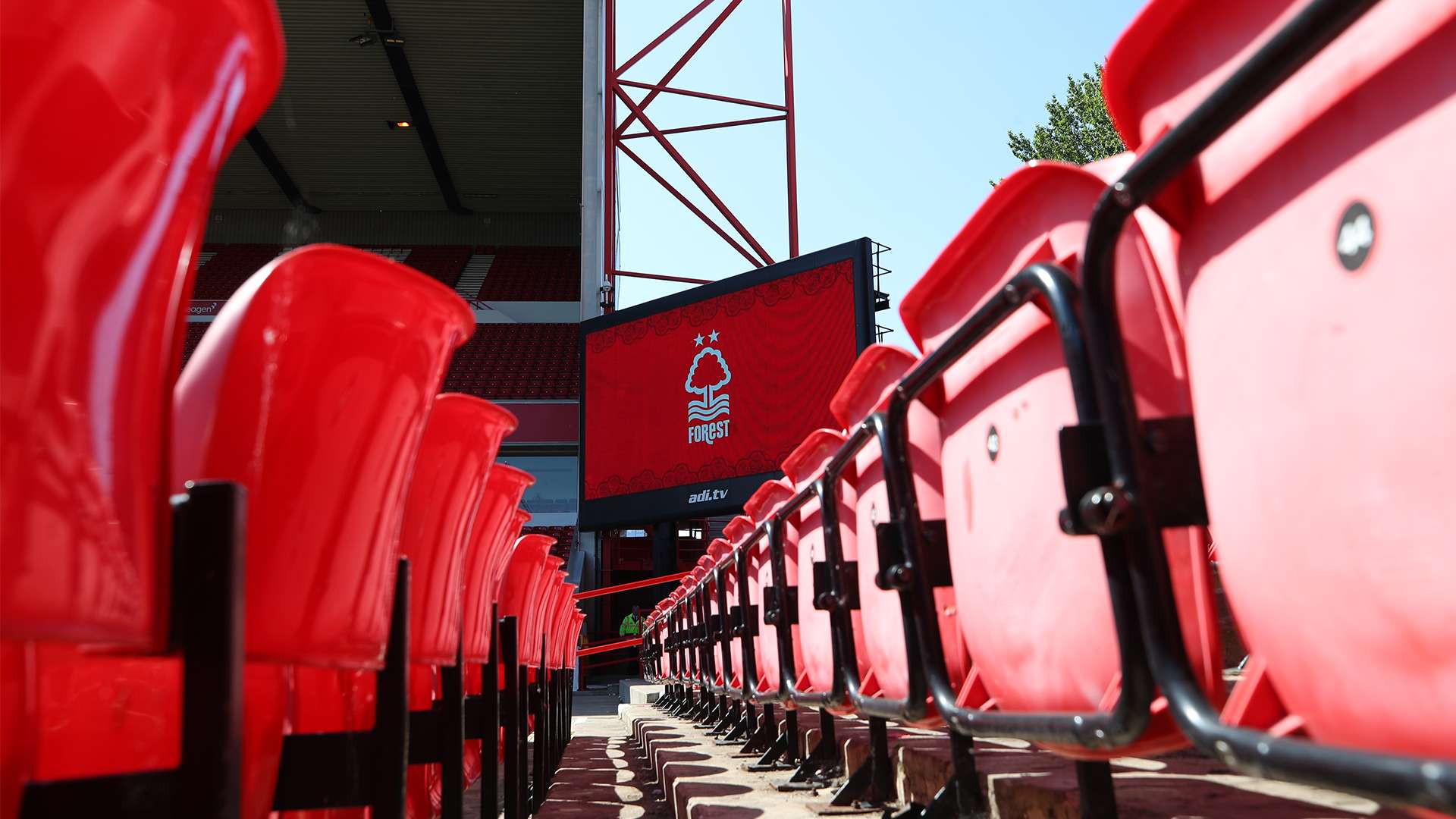 一直以戰術 一直以戰術